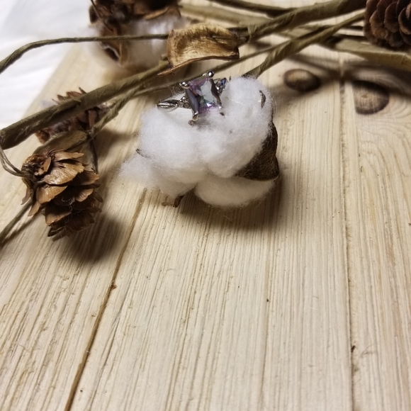 Exquisite Silver Plated Princess cut ring - Picture 7 of 14